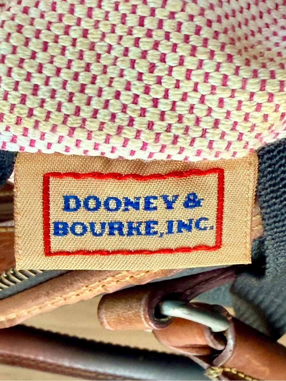 Dooney & Bourke Pebble Leather Duffle Satchel Bag Black Tan Medium Classic Prep